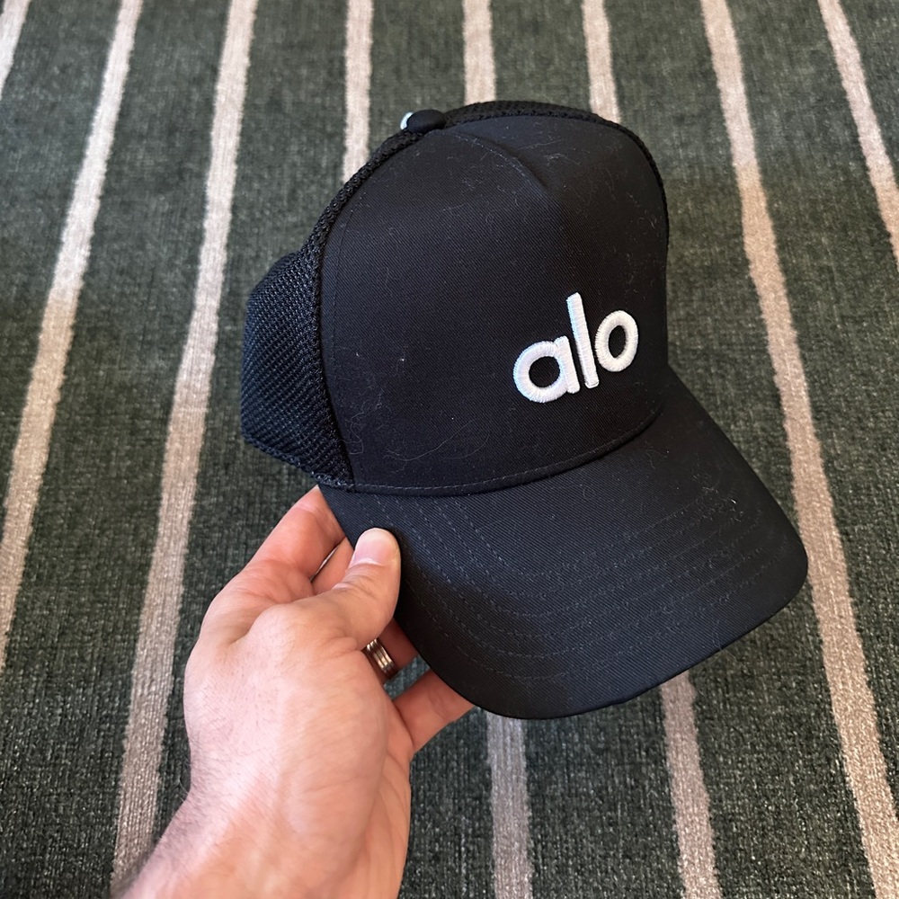 Alo hat black